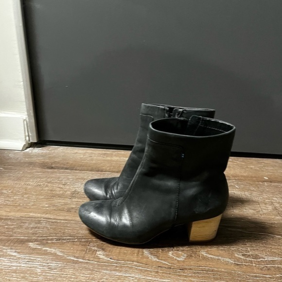 Toms boots distressed so soft - Picture 8 of 8